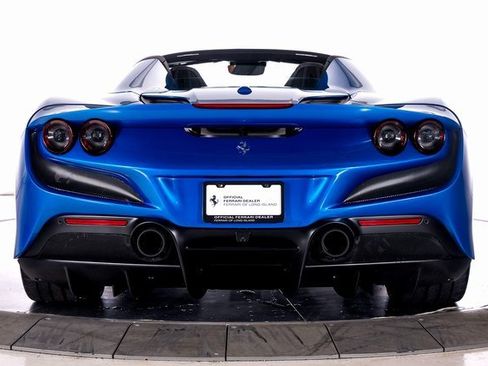 Used 2023 Ferrari F8 Tributo image 8