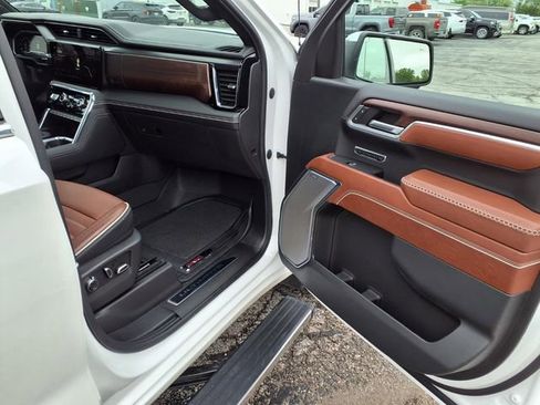 Used 2023 GMC Sierra 1500 Denali Ultimate AWD/4WD image 95