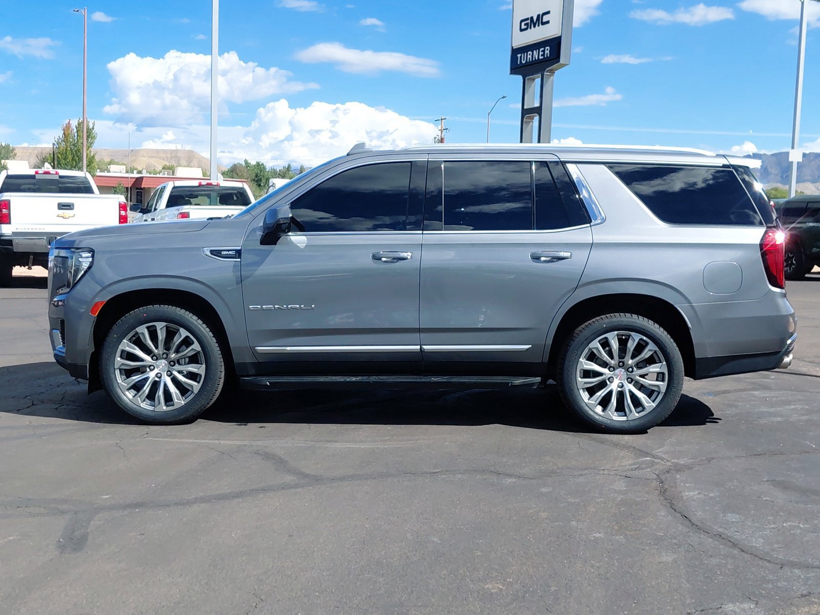 Used 2021 GMC Yukon Denali AWD/4WD image 6