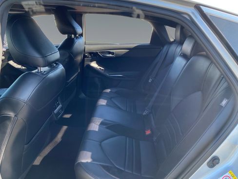 Used 2019 Toyota Avalon XSE w/ Preferred Accessory Package FWD image 13