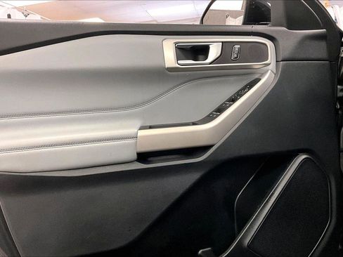 Certified 2022 Ford Explorer XLT w/ Equipment Group 202A image 22