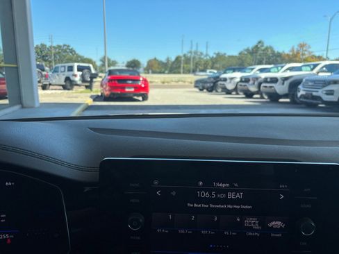 Used 2025 Volkswagen Jetta SE image 24