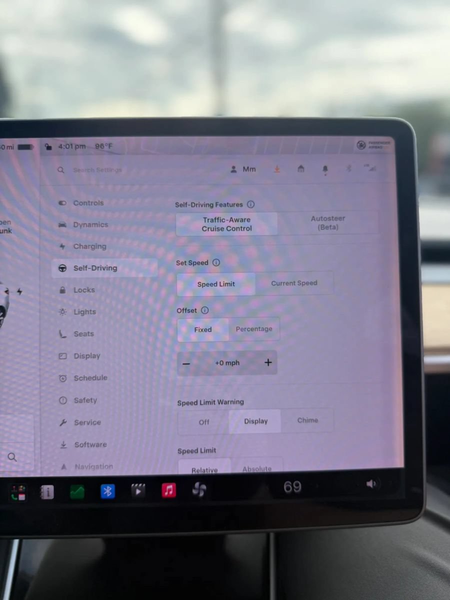 Used 2020 Tesla Model 3 Standard Range RWD image 19