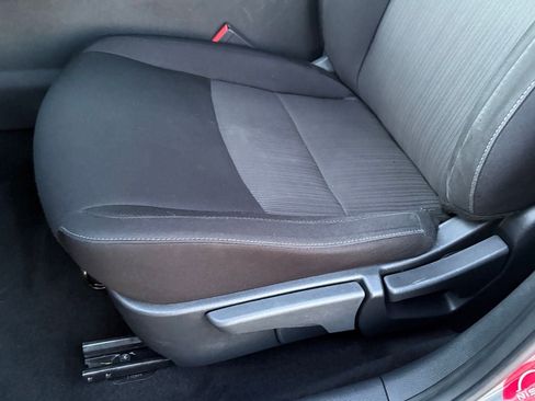 Certified 2025 Nissan Sentra SV image 30