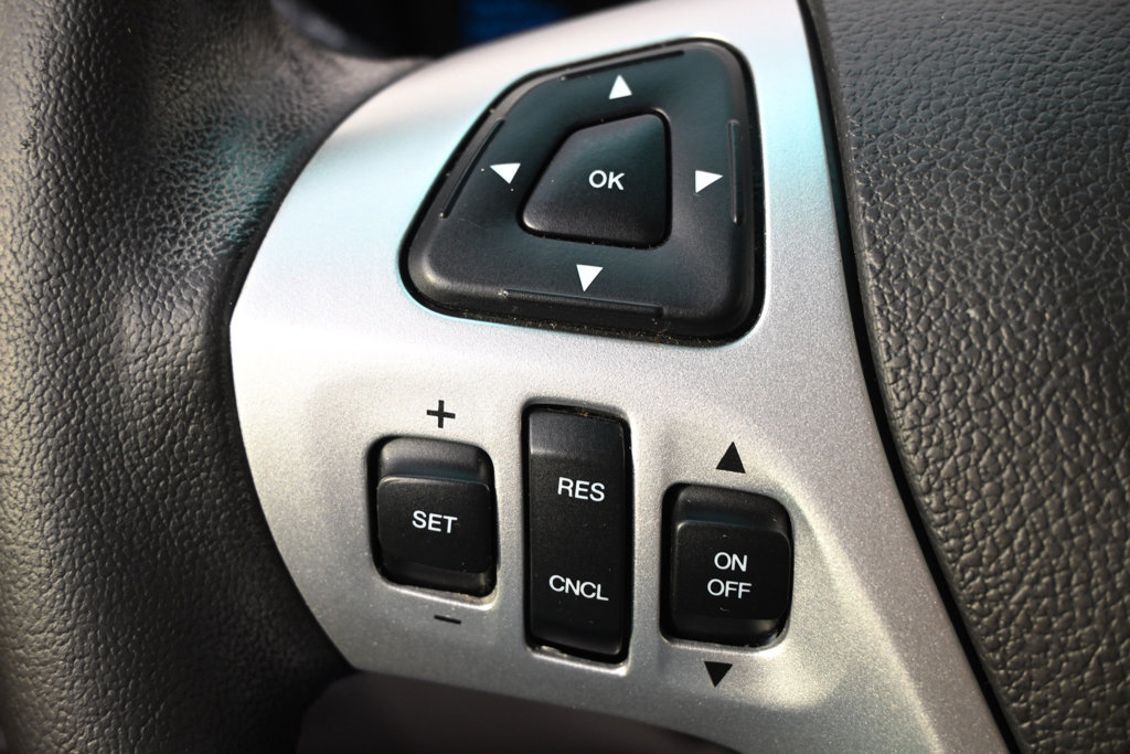 Used 2014 Ford Explorer XLT w/ Equipment Group 202A AWD/4WD image 35