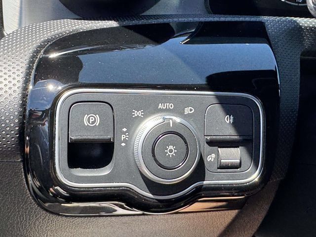 Used 2025 Mercedes-Benz CLA 250 4MATIC image 24