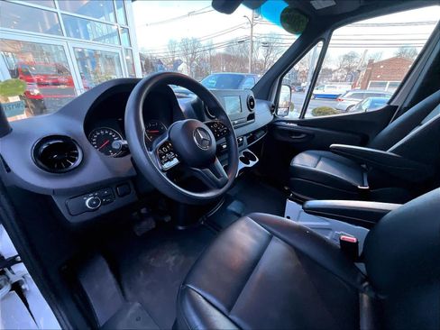 Used 2024 Mercedes-Benz Sprinter 2500 image 21