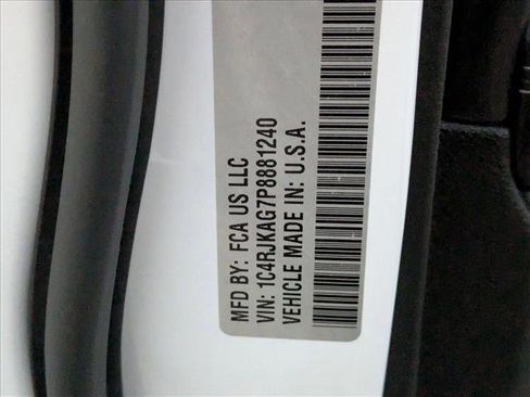 Used 2023 Jeep Grand Cherokee L Altitude image 25