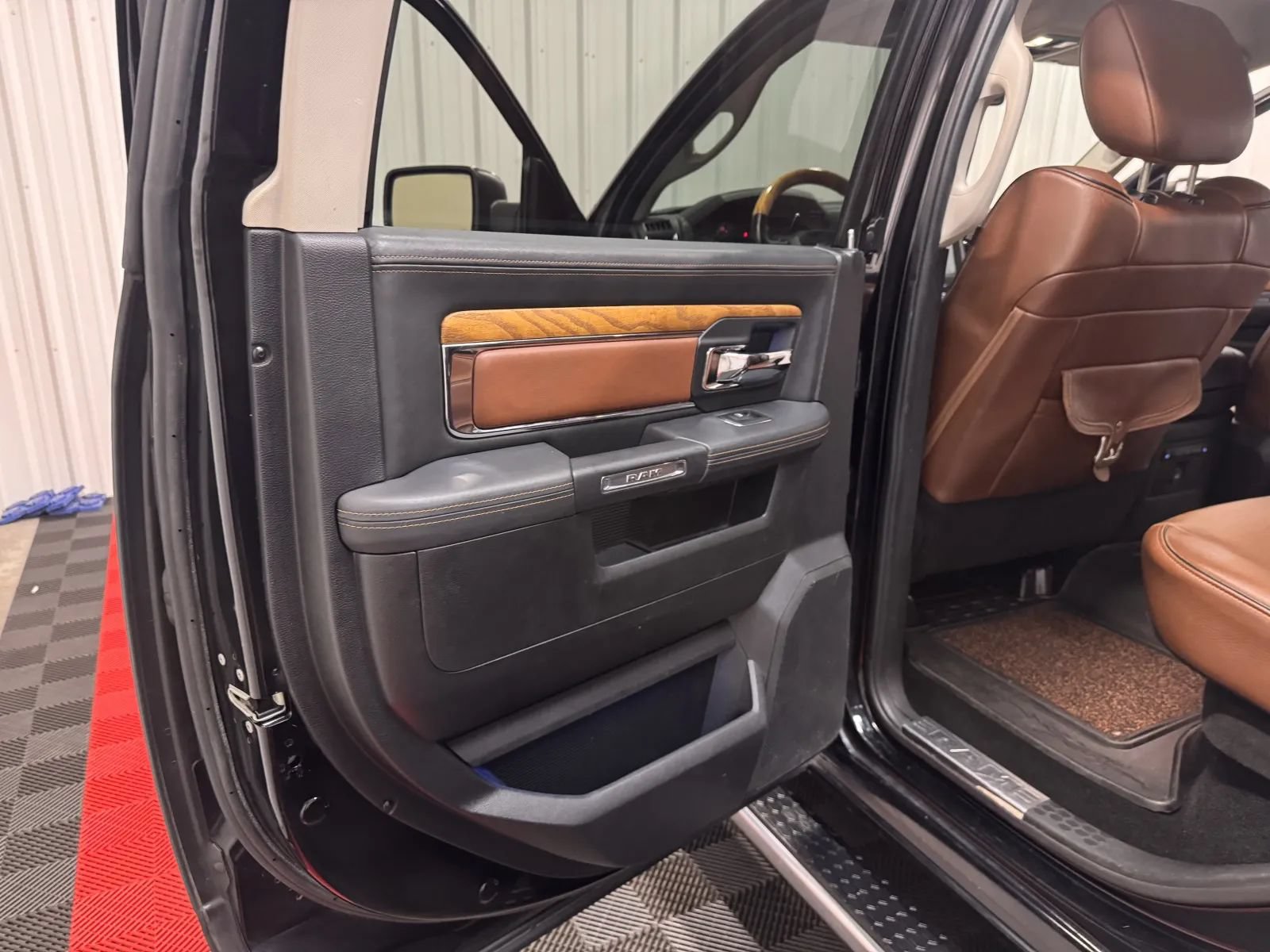 Used 2013 RAM 1500 Laramie Longhorn w/ Convenience Group AWD/4WD image 39