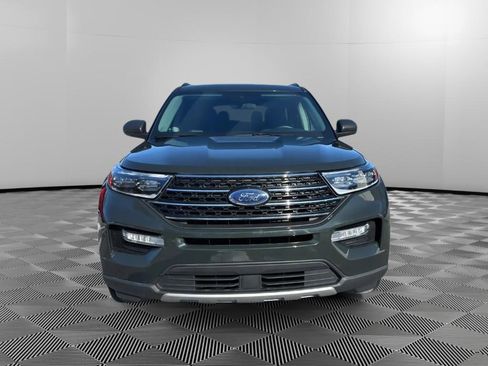 Certified 2022 Ford Explorer XLT w/ Equipment Group 202A image 7