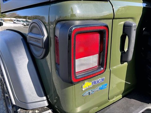 Used 2023 Jeep Wrangler Unlimited w/ Cold Weather Group image 34