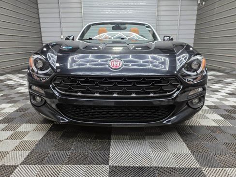Used 2017 FIAT 124 Spider Lusso RWD image 3