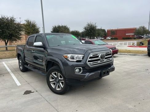Used 2019 Toyota Tacoma Limited image 1