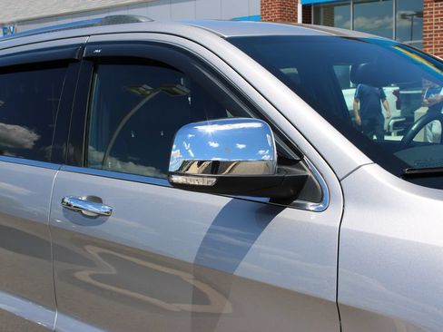 Used 2015 Jeep Grand Cherokee Limited w/ Luxury Group II AWD/4WD image 2
