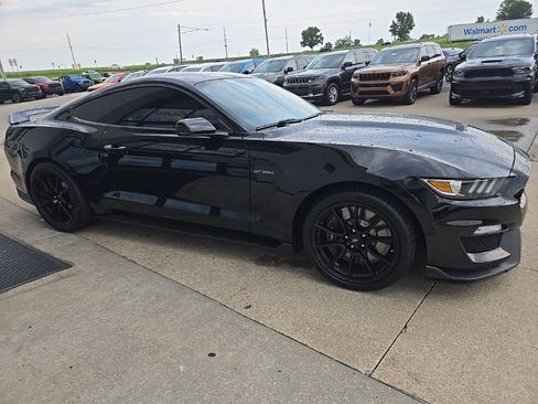 Used 2019 Ford Mustang Shelby GT350 w/ Technology Package RWD image 13