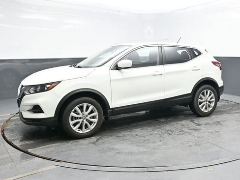 Used 2020 Nissan Rogue Sport S w/ Appearance Package FWD image 3