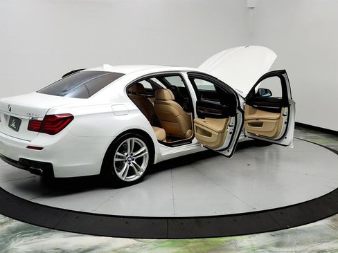 Used 2015 BMW 750Li image 11