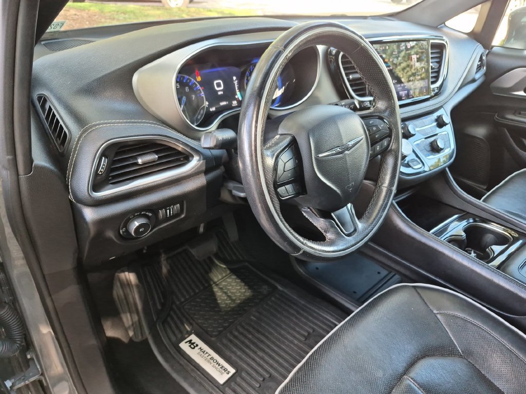 Used 2021 Chrysler Pacifica Limited w/ S Appearance Package AWD/4WD image 36