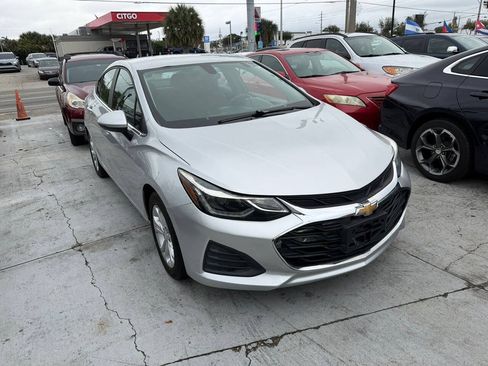 Used 2019 Chevrolet Cruze LT w/ LT Fleet Convenience Package FWD image 4