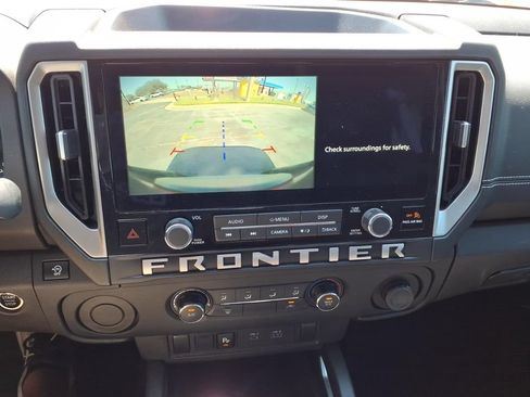 Used 2025 Nissan Frontier SV RWD image 15