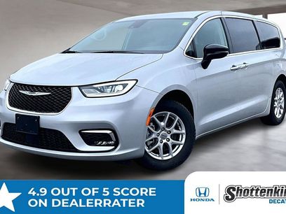 Used 2024 Chrysler Pacifica Touring-L