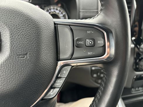 Used 2024 RAM 1500 Laramie image 19
