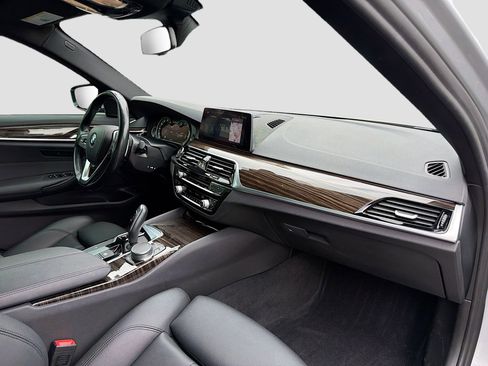Used 2019 BMW 530i xDrive 530i xDrive w/ Convenience Package image 16