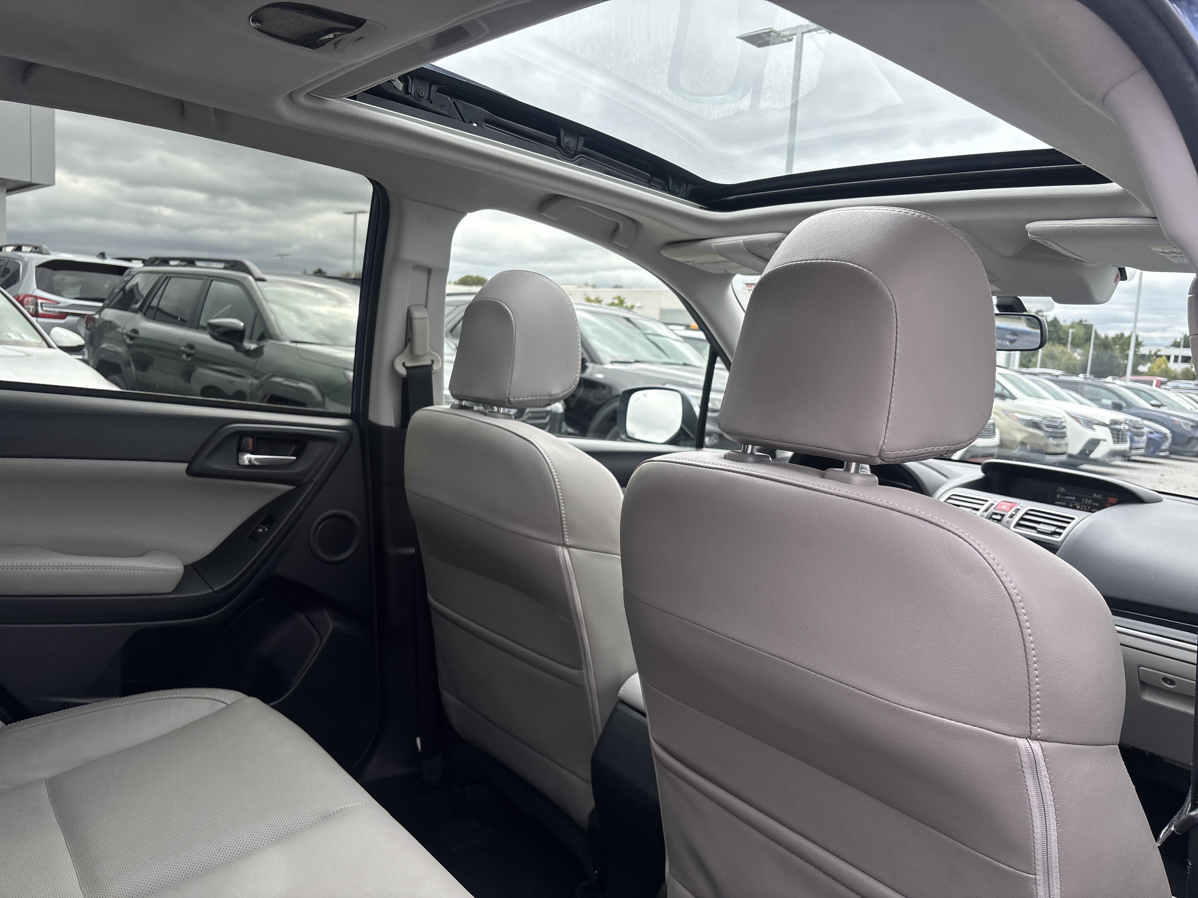Used 2017 Subaru Forester 2.5i Limited AWD/4WD image 12