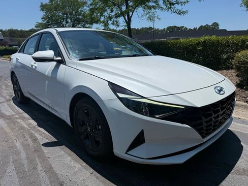 Used 2022 Hyundai Elantra SEL FWD image 7