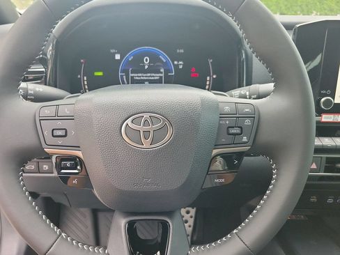 Used 2026 Toyota Camry SE FWD image 18