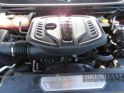 Used 2023 Jeep Wagoneer L Series II image 12