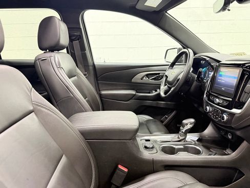 Used 2023 Chevrolet Traverse LT w/ LT Premium Package AWD/4WD image 34