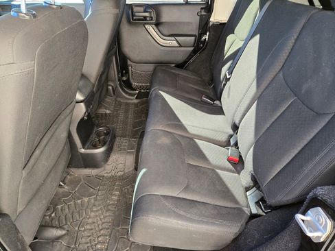 Used 2016 Jeep Wrangler Unlimited Sport image 7