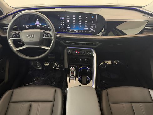 Certified 2025 Audi Q5 Premium w/ Convenience Package AWD/4WD image 14