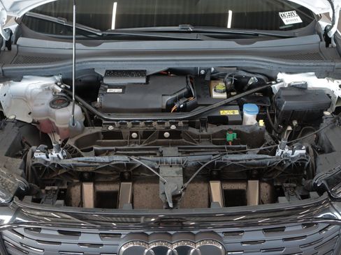 Used 2024 Audi Q4 e-tron Premium Plus w/ Premium Plus image 4