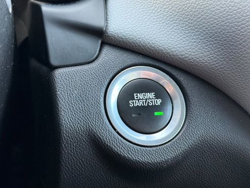 Used 2019 Chevrolet Equinox LS image 19