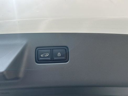 Certified 2025 Hyundai Santa Fe Limited AWD/4WD image 8