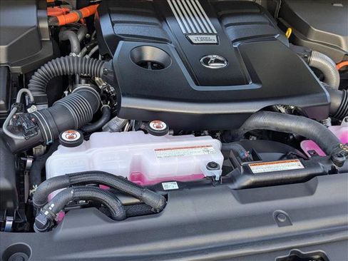 New 2025 Lexus LX 700h Luxury image 15