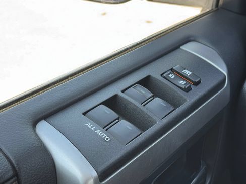 Used 2023 Toyota 4Runner Limited AWD/4WD image 18