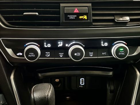 Used 2020 Honda Accord LX image 11