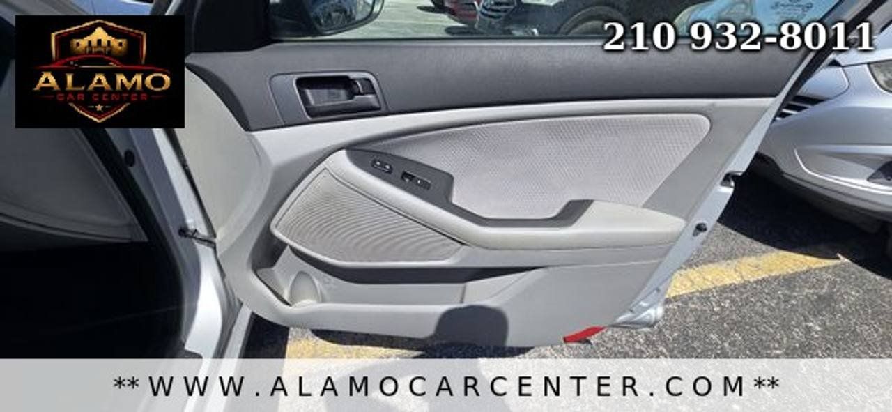 Used 2011 Kia Optima LX FWD image 18