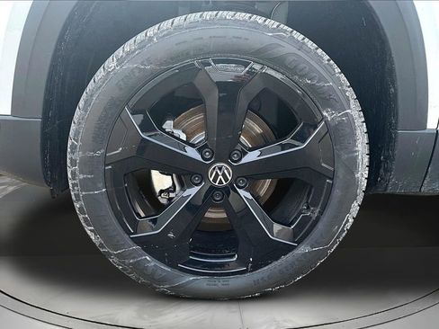 New 2026 Volkswagen Taos SE AWD/4WD image 15
