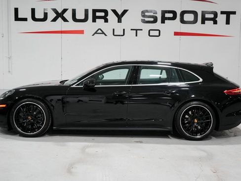 Used 2018 Porsche Panamera 4S image 2