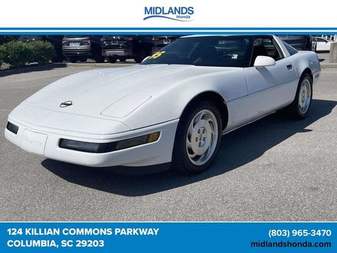 Used 1995 Chevrolet Corvette Coupe RWD image 3