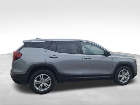 Used 2024 GMC Terrain SLE image 6