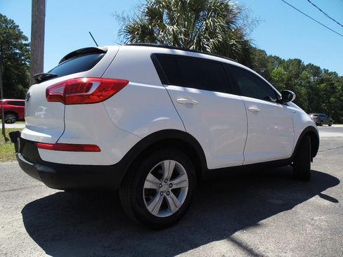 Used 2011 Kia Sportage LX w/ Convenience Pkg AWD/4WD image 3