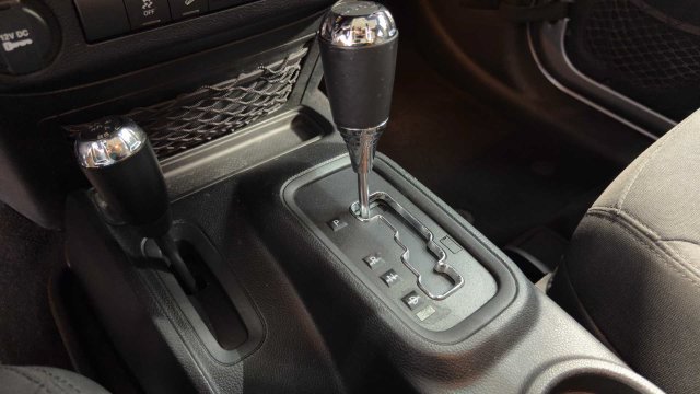 Used 2018 Jeep Wrangler Sport AWD/4WD image 27