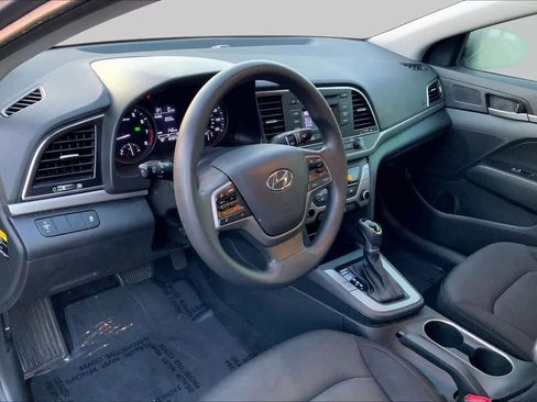 Used 2018 Hyundai Elantra SE FWD image 17