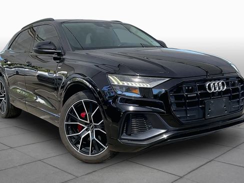 Used 2019 Audi Q8 Prestige w/ Luxury Package AWD/4WD image 3
