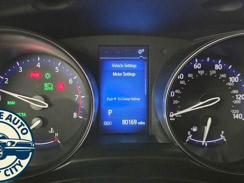 Used 2018 Toyota C-HR XLE FWD image 11